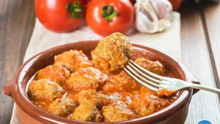 Fas Köftesi Ve Chorizo Güveç