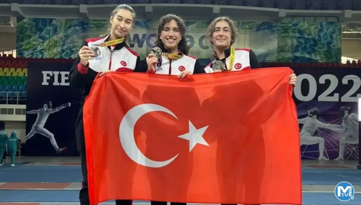 Genç eskrimcilerden gümüş madalya
