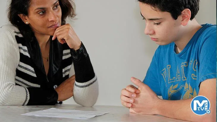 Kötü karne getiren çocuğa bu cümleleri kurmayın! Aileler için ipuçları