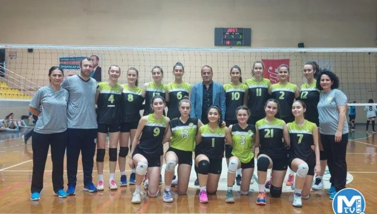 Manisalı genç kızlar Kula ekibini mağlup etti