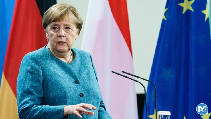 Merkel yıllar sonra açıkladı… İtiraf gibi sözler!