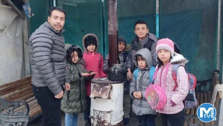 Minibüs durağına soba kurdular: Hem durak hem köy evi