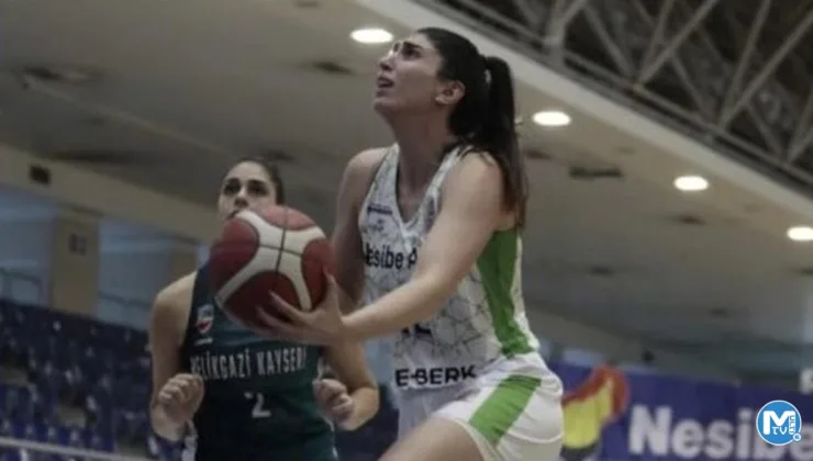 Nesibe Aydın sahasında kazandı