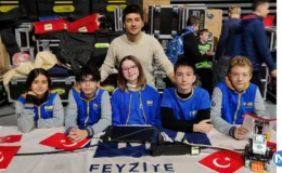 Öğrencilerin robotu dünya şampiyonu oldu