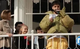 Rapçi Sefo Küçük Hayranını Kırmayarak Okuluna Gitti…