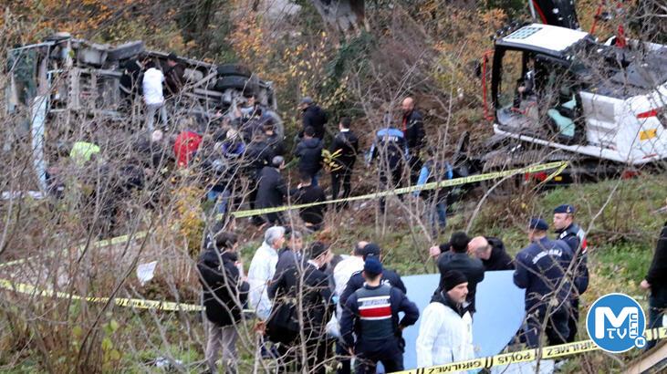 Servis kazasındaki 9 öğrencinin tedavisi sürüyor, şoför yoğun bakımda