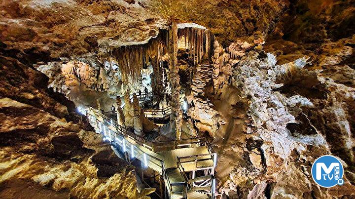 Yer altındaki gizli saray: Dağın içinde kendiliğinden oluştu herkes görmek için gidecek