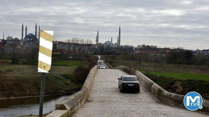 ‘Yıkılma tehlikesi olan Bayezid ve Yalnızgöz köprüleri trafiğe kapatılmalı’