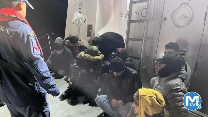 Yunanistan’ın ittiği 13 düzensiz göçmen Bodrum’da kurtarıldı