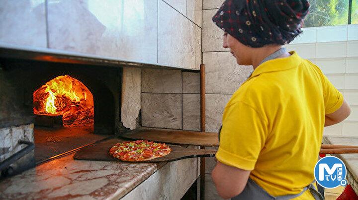 Bulaşıkçı olarak başladığı sektörde pide ustası olup dükkan açtı