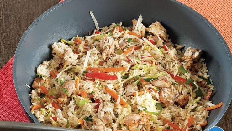 Çin Usulü Pirinç Pilavlı Tavuk Eti