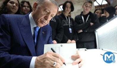 Cumhurbaşkanı Erdoğan: Cumhuriyetimizin 100’üncü yılını 100 yeni kütüphaneyle karşılıyoruz