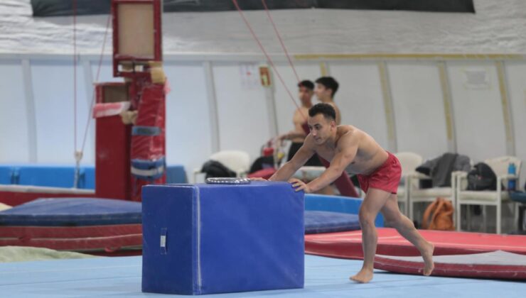 Dünya şampiyonu milli cimnastikçi Adem Asil, olimpiyatlara odaklandı Açıklaması