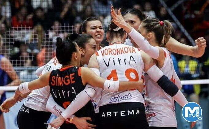 Eczacıbaşı grup liderliğini garantiledi