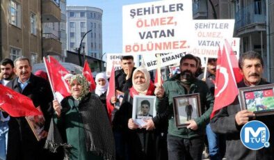 Evlat nöbetindeki anneden oğluna çağrı: Neredeysen gel yetiş bize