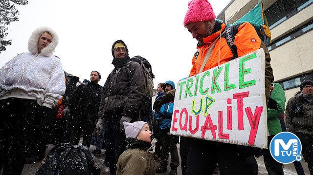 İklim aktivistleri Davos’ta: Dünya Ekonomik Forumu’nu protesto ettiler