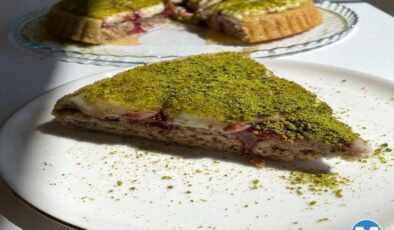 Meyve Soslu Tart Kek