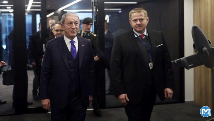 Milli Savunma Bakanı Hulusi Akar, Çekya Başbakanı ile görüştü