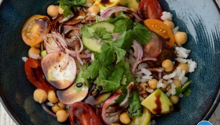 Nohutlu Avokadolu Pirinç Salatası