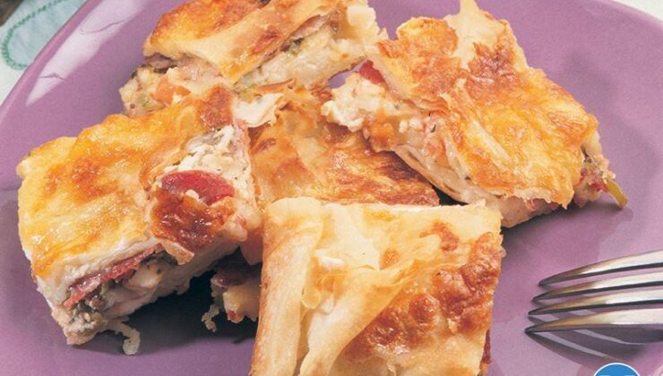 Peynirli Ve Pastırmalı Kolay Börek