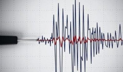 Son Dakika: Çanakkale açıklarında 3.5 büyüklüğünde deprem meydana geldi