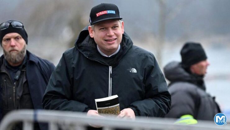 Türk Büyükelçiliği önünde Kur’an-ı Kerim yakmıştı… Provokatörün mesajları deşifre oldu