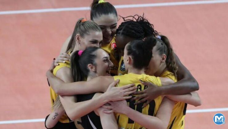 VakıfBank rakibine set vermedi!
