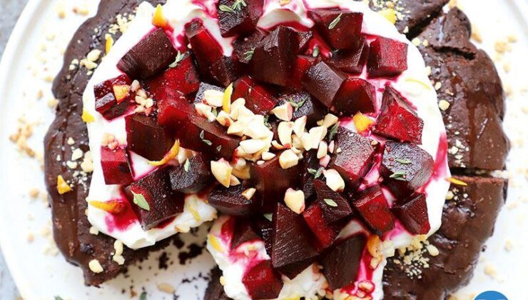 Vanilyalı Ve Pancarlı Kakaolu Kek