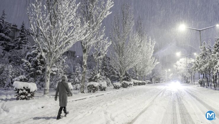 Ankara beyaza büründü, sırada İstanbul var
