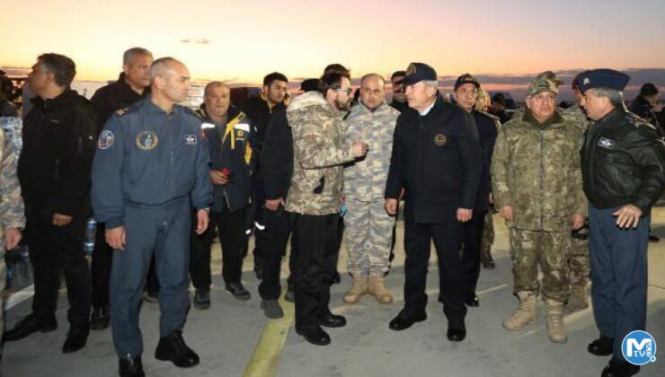 Bakan Akar net sayıyı verdi: 25 bin asker görev alıyor!