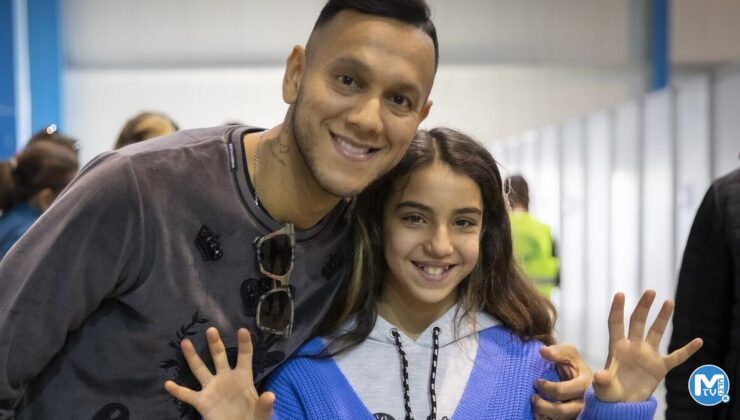 Beşiktaşlı Josef de Souza, Mersin’de depremzedeleri ziyaret etti