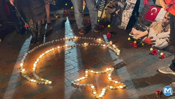 Beyaz Saray önündeki parkta depremde hayatını kaybedenlerin anısına mum yakıldı