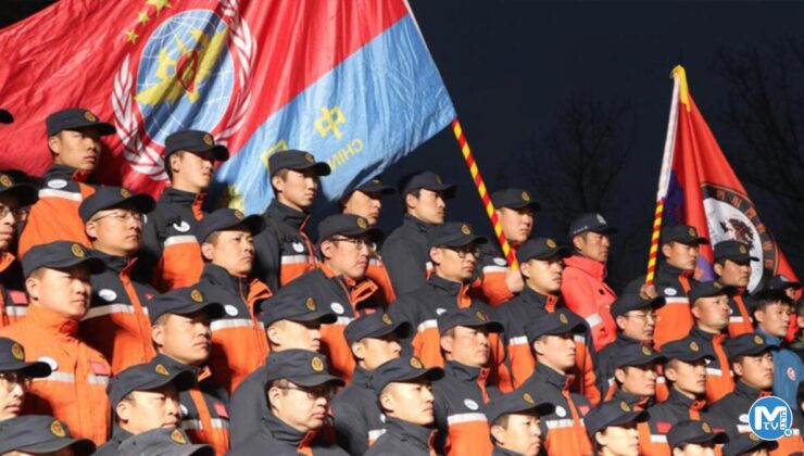 Çinli kurtarma ekiplerini Pekin’de Türk büyükelçi karşıladı