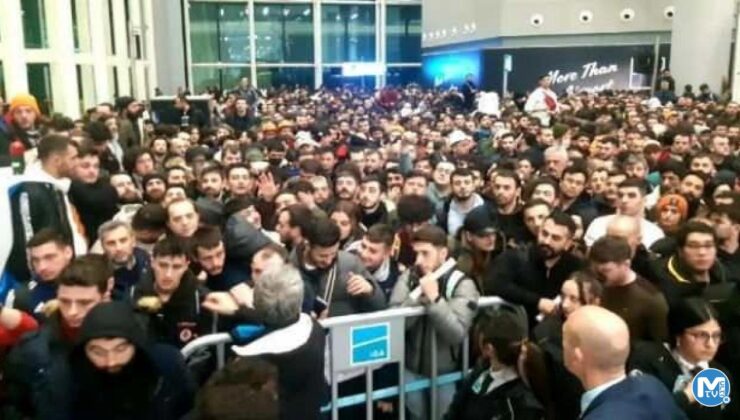 Deprem faciasının ardından binlerce gönüllü, İstanbul Havalimanı’na akın etti!