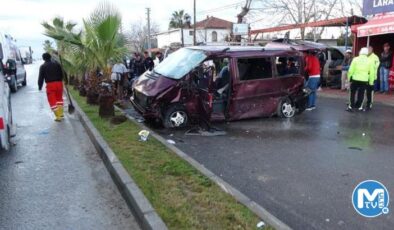 Depremzedelere yardıma giden itfaiye aracı kaza yaptı: 1 ölü, 3 yaralı