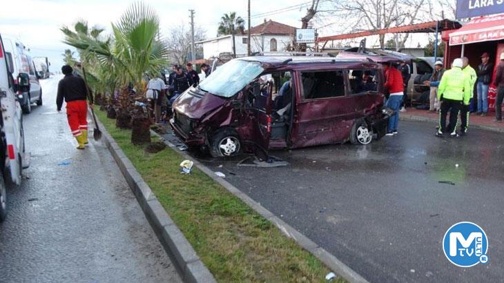 Depremzedelere yardıma giden itfaiye aracı kaza yaptı: 1 ölü, 3 yaralı