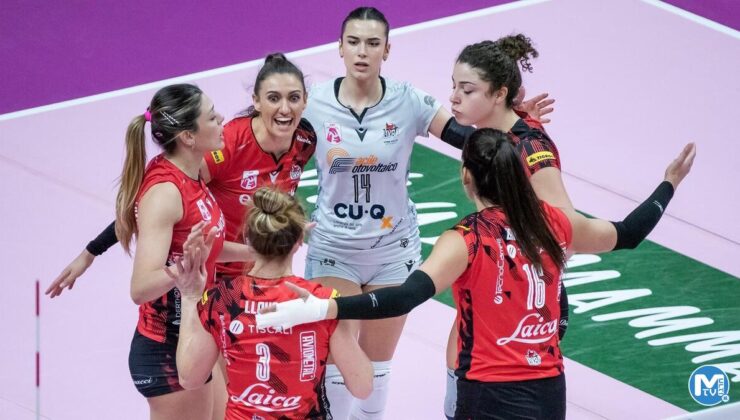 İtalyan voleybol ekibi Busto Arsizio’dan depremzedelere destek