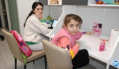 Kaldığı yurda depremzede olarak ailesiyle geldi