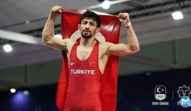 Milli güreşçi Kerem Kamal, Mısır’dan altın madayla ile döndü
