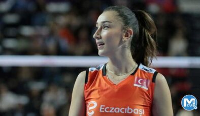 Milli voleybolcu Hande Baladın’dan Eczacıbaşı’yla yeni sözleşme