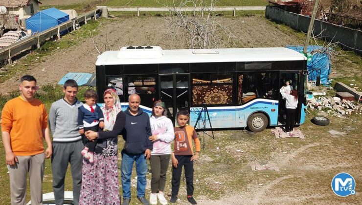 Şoförlük yaptığı otobüs, depremden sonra evi oldu! ’10 günde bir banyo yapabiliyoruz’