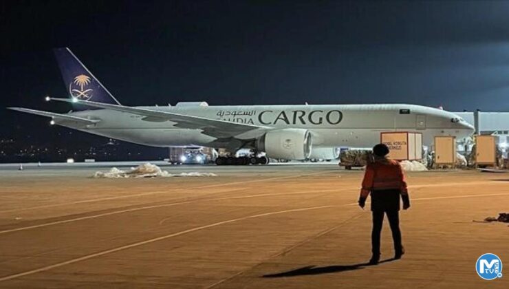 Suudi Arabistan Türkiye’ye 90 ton yardım taşıyan uçak gönderdi