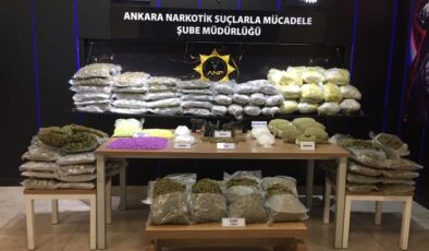 Deprem yardımlarının oluşturduğu trafik yoğunluğunu fırsat bilen zehir tacirleri yakalandı