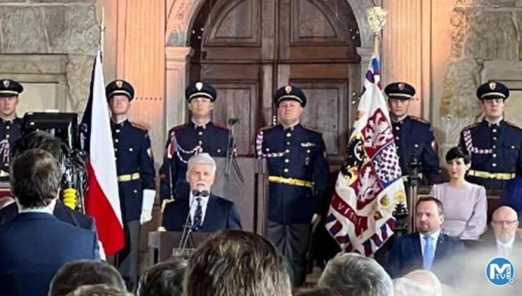 Çekya Cumhurbaşkanı Pavel görevi törenle devraldı