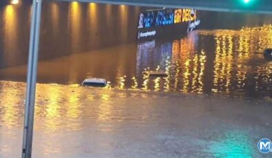 Diyarbakır’daki yağışlardan 9 otomobil hasar gördü, 80 ev ve iş yerini su bastı