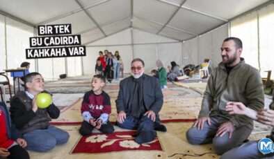 Emekli imam “Ali Baba’nın Çitfliği” ile çocukların yüzünü güldürüyor