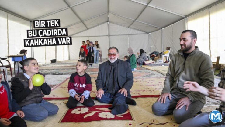 Emekli imam “Ali Baba’nın Çitfliği” ile çocukların yüzünü güldürüyor