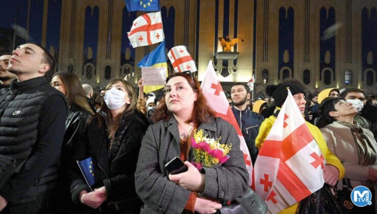 Gürcistan’da tartışmalı tasarı geri alındı