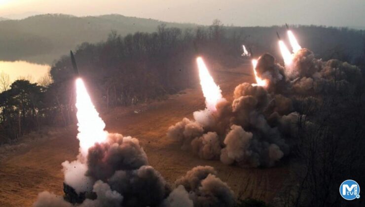 Kuzey Kore topçu birliklerinden atış tatbikatı