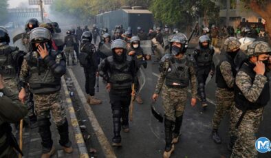 Pakistan’da gözaltına alınmak istenen İmran Han’ın destekçileriyle polis arasında çatışma